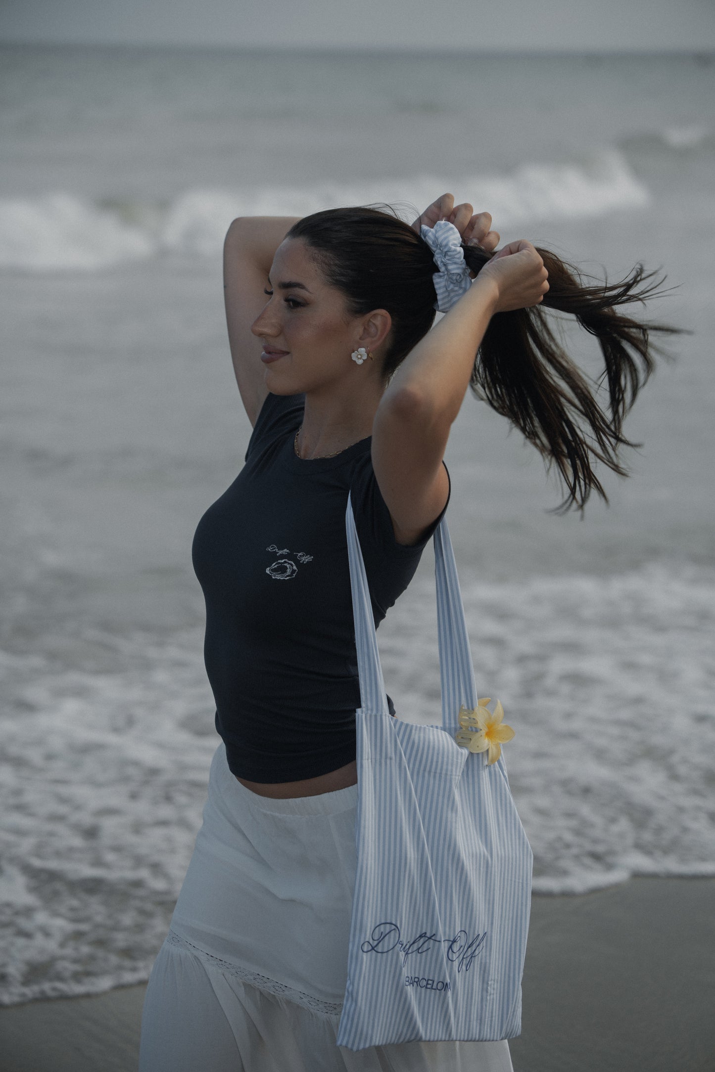 Camiseta "ajustada" con estampado de Ostra en Azul marino