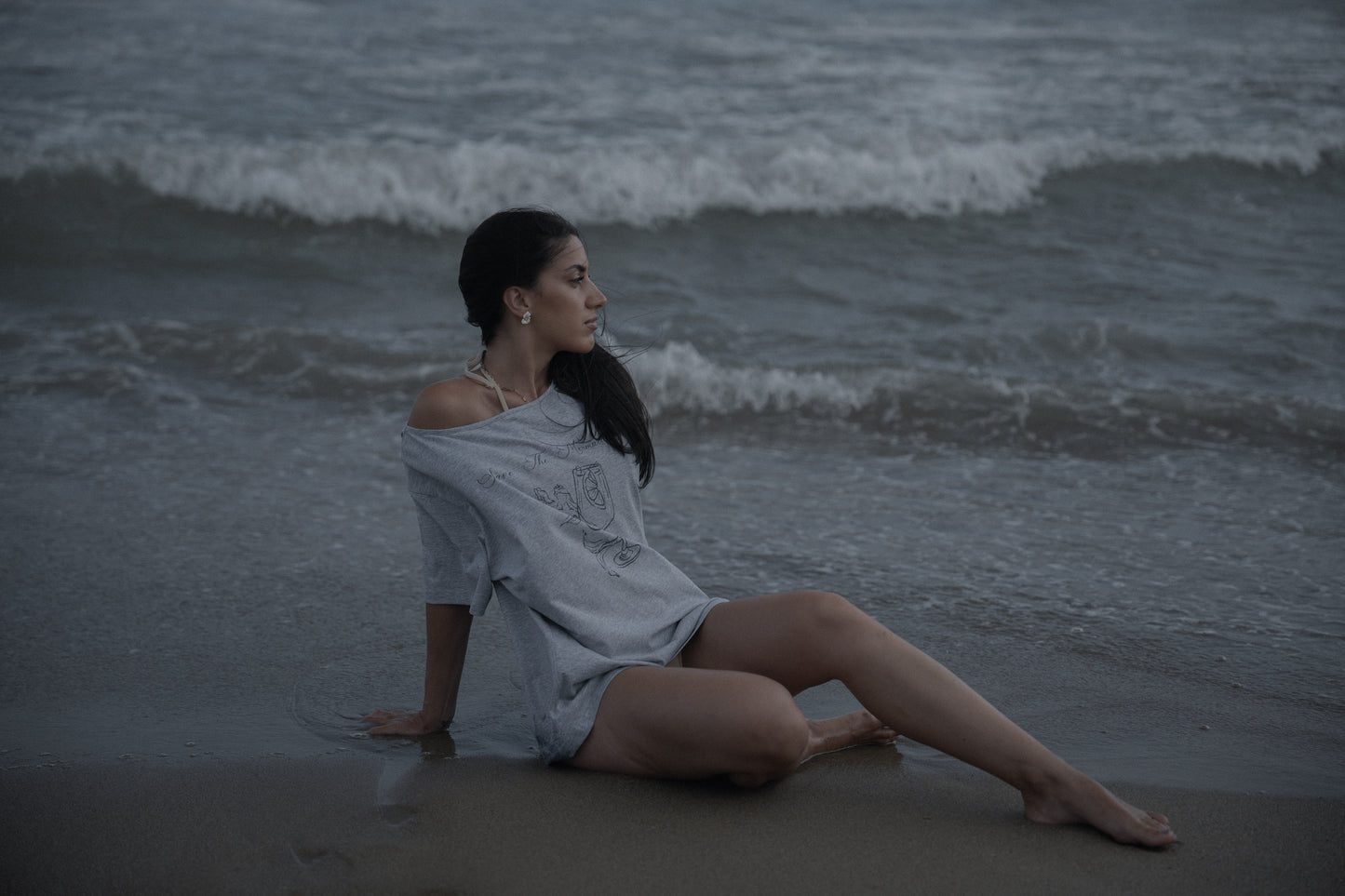 Top de bikini con hombros descubiertos en Gris