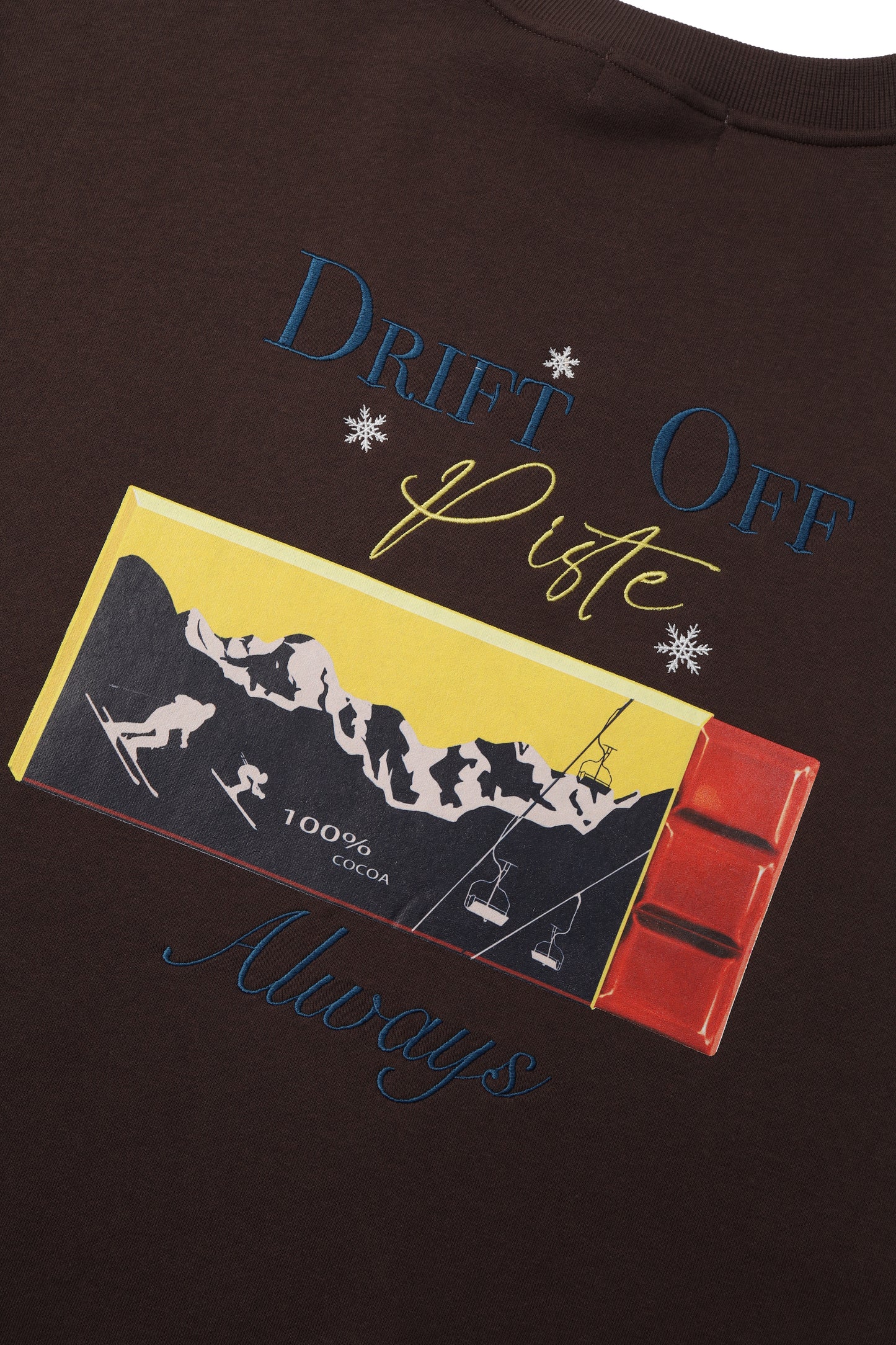 Sudadera Ski Spa Resort en color Chocolate