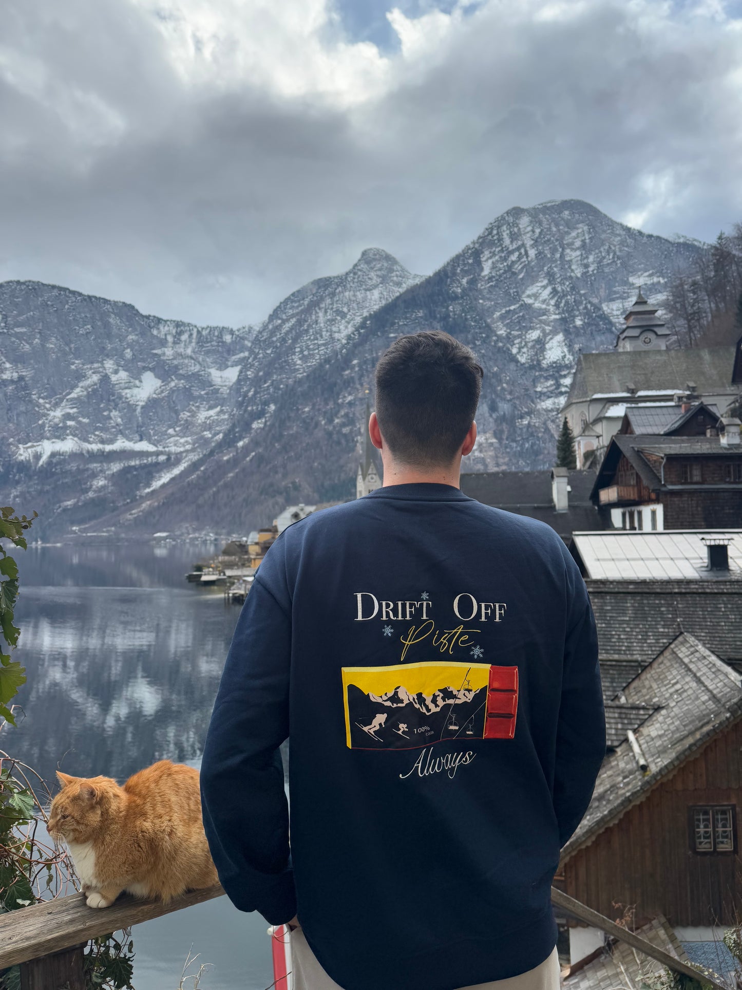 Sudadera Ski Spa Resort en color Azul Marino